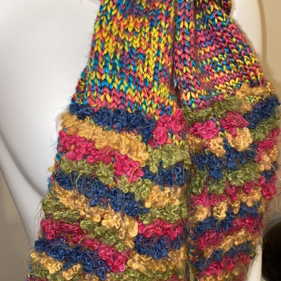 Perika Scarf - Picture 2 of 4